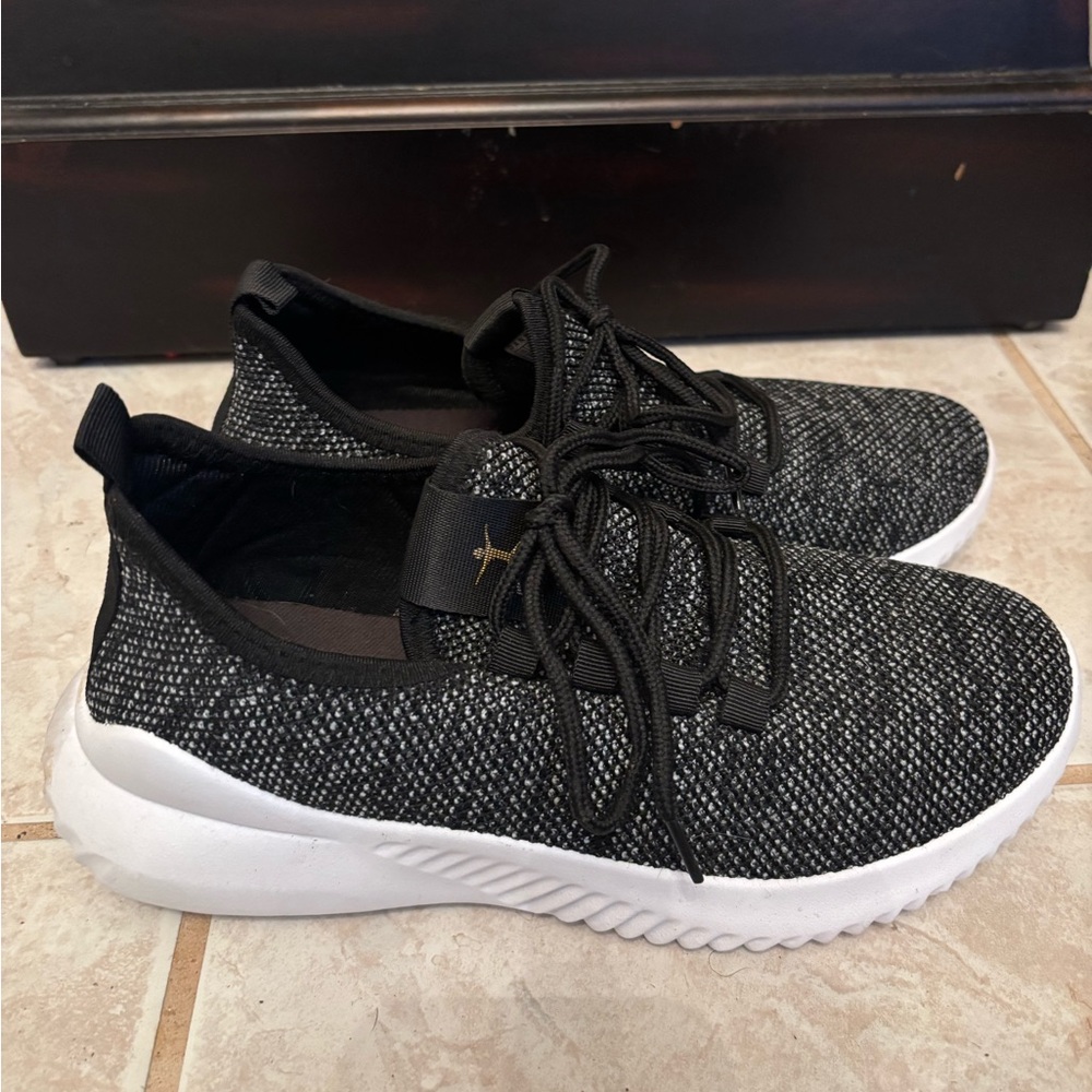 Women’s size 8 sneakers